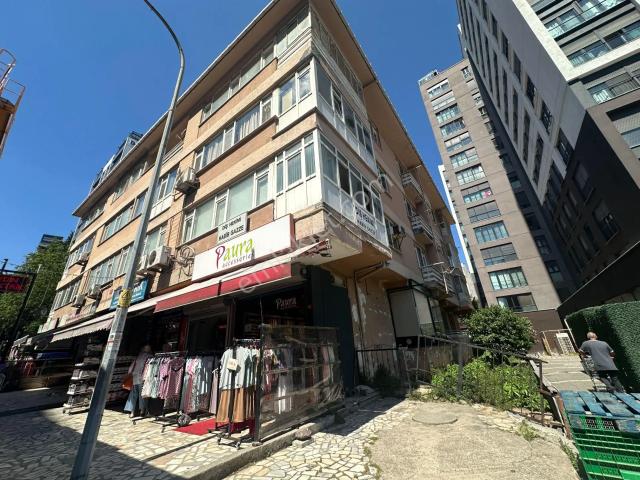 Kadiköy, İstanbul içerisinde kiralık mülk