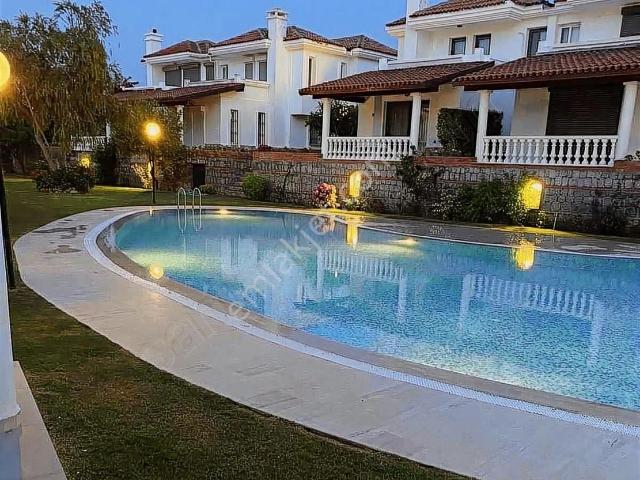 Alaçatı Mahallesi, Çeşme içerisinde kiralık Villa