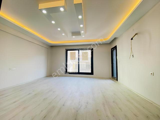 Gediz, Buca içerisinde satılık Villa