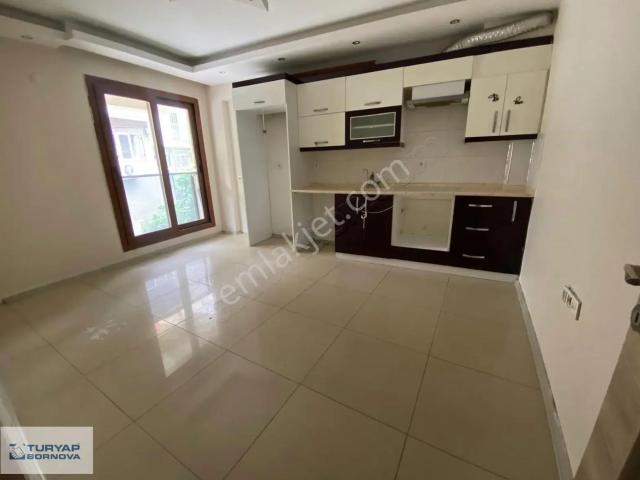 Refik Şevket İnce Mahallesi, Bayraklı içerisinde kiralık mülk