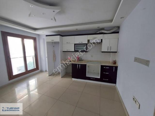 Bayrakli, İzmir içerisinde satılık mülk