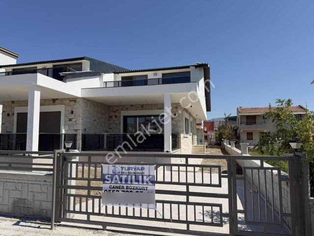 Dikili, İzmir içerisinde satılık Villa