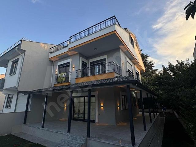 Dikili, İzmir içerisinde satılık Villa