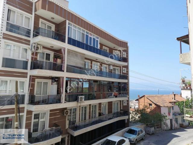 Bayrakli, İzmir içerisinde satılık mülk