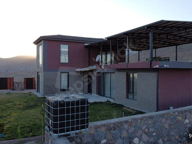 Niğde içerisinde satılık Villa