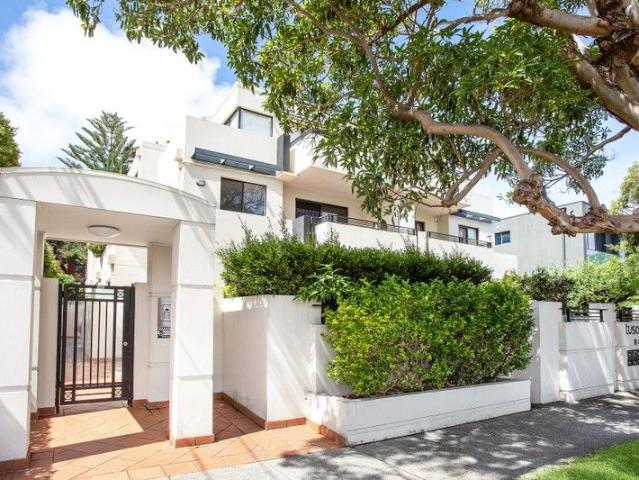 Apartment for sale in Rose Bay, Tasmania