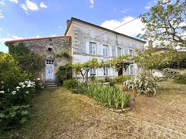Maison vente à Confolens, Tusson