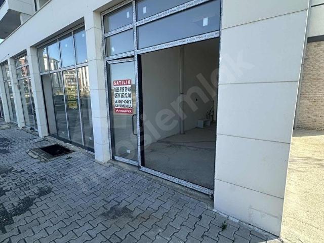 Tuzla, İstanbul içerisinde satılık Dükkan