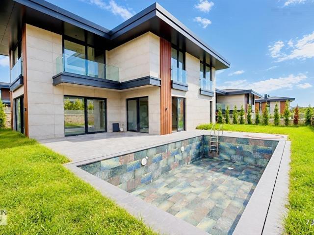 Tuzla, İstanbul içerisinde satılık Villa