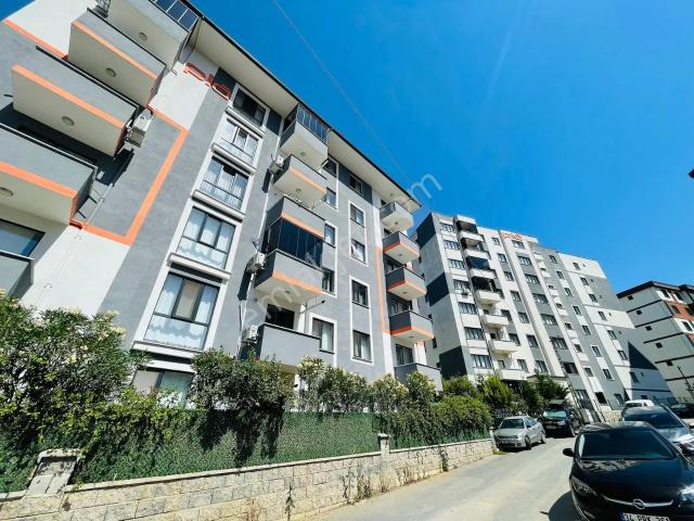 Aydınlı Mahallesi, Tuzla içerisinde satılık mülk