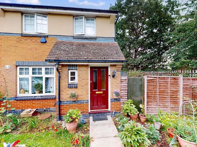 House for rent in London Borough of Hounslow, Greater London