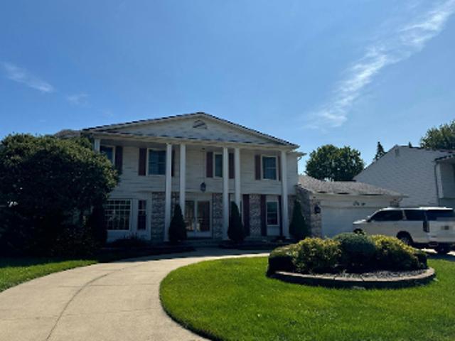 House for sale in Bridgewood Estates, Clinton Township