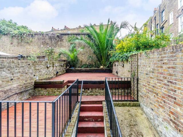 Apartment for rent in Angel, Greater London