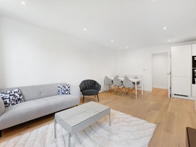 Apartment for rent in London Borough of Richmond upon Thames, Greater London