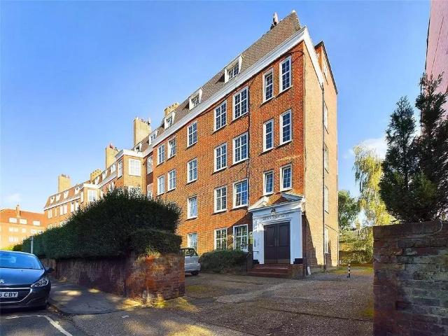 Apartment for rent in St Margarets, Greater London