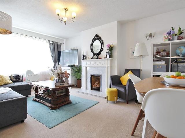 House for rent in London Borough of Hounslow, Greater London