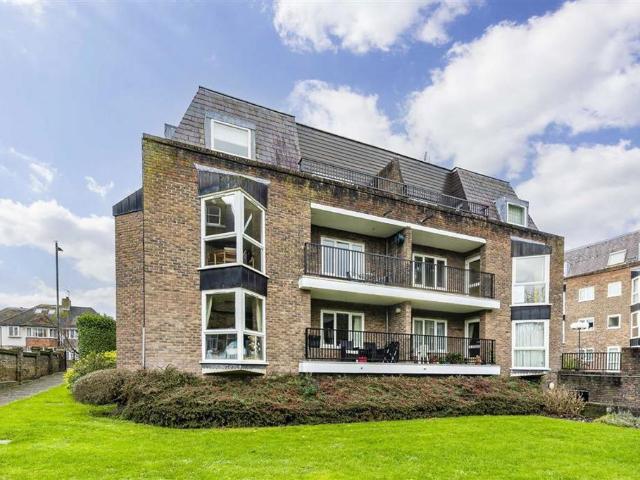 Apartment for rent in London Borough of Richmond upon Thames, Greater London