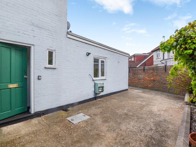 House for rent in Hampton Hill, Greater London