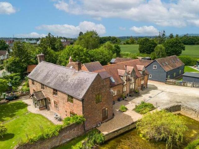 House for sale in Gloucester, Gloucestershire