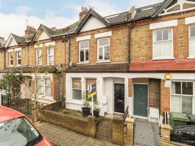 Apartment for rent in Earlsfield, Greater London