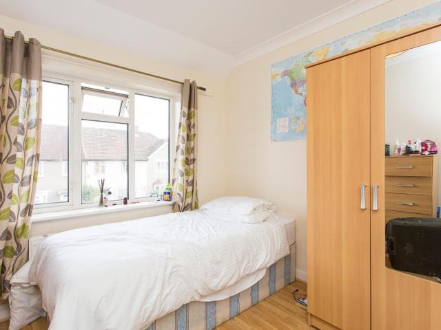 Room for rent in London Borough of Ealing, Greater London