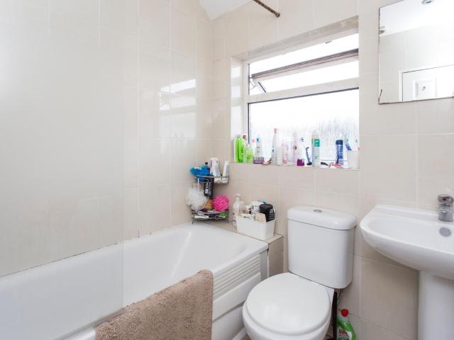 Room for rent in London Borough of Ealing, Greater London