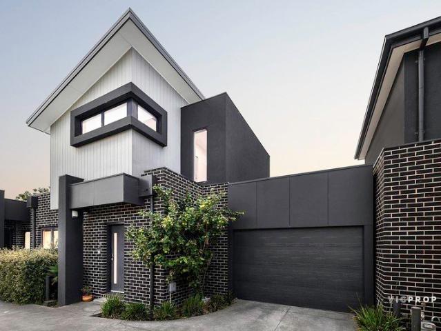 Townhouse for sale in Glenroy, Melbourne