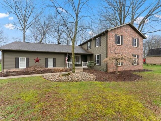House for sale in Girard