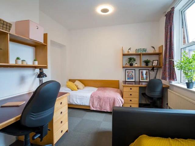 Studio for rent in Haddon, East Midlands