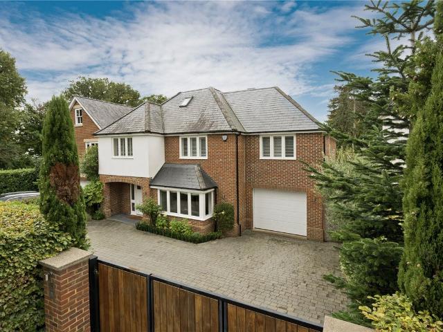 House for rent in Stoke D'Abernon, Blackhills
