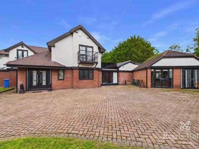House for rent in Twiss Green, Warrington
