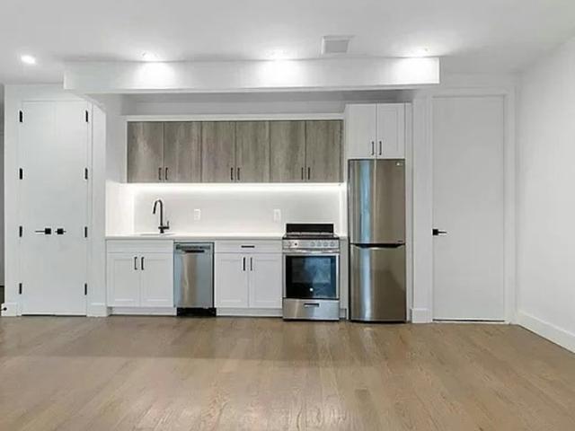 Room for rent in Arverne, New York