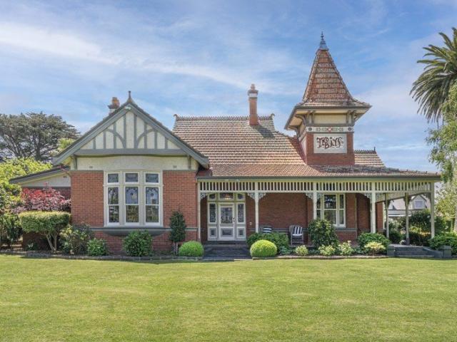 House for sale in Somerville, Melbourne