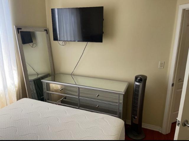 Room for rent in Canoga Park, California