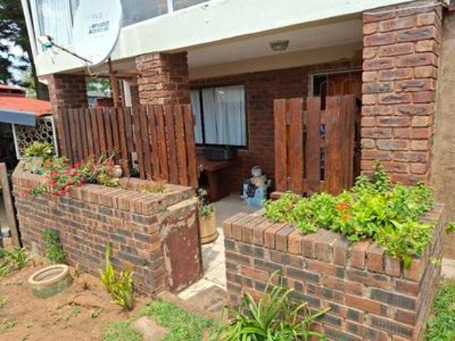 Townhouse for sale in Umkomaas, Kwazulu-natal