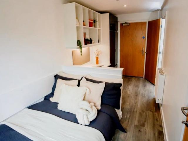 Room for rent in St. Mildred's, The Bridge