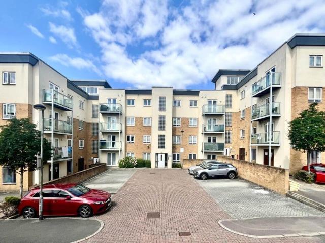 Apartment for rent in Elstree and Borehamwood, Borehamwood