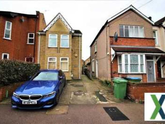 Flat for sale in Walthamstow