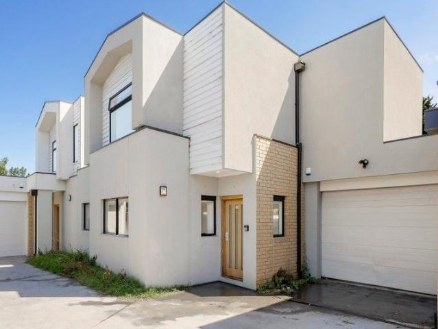 Townhouse for sale in Camerons Creek, Victoria