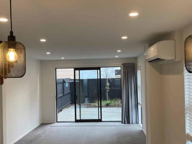 Townhouse for rent in Addington, Canterbury