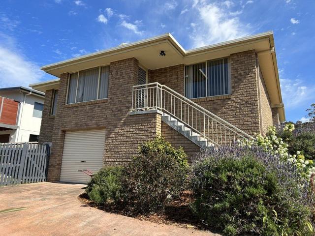 Apartment for rent in Howrah Gardens, Hobart