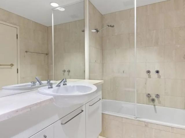 Apartment for rent in East Melbourne