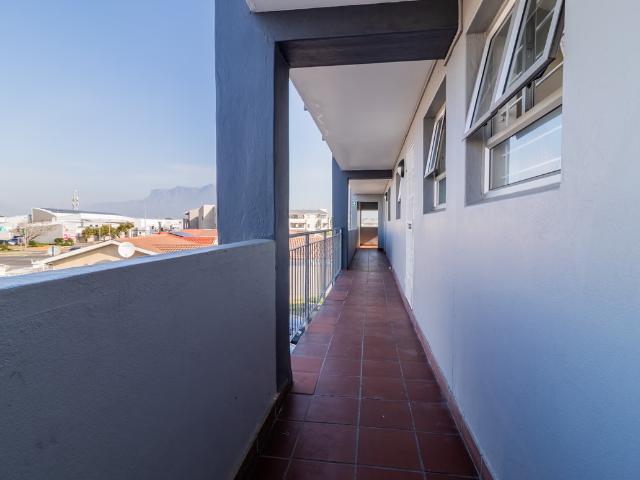 Apartment for rent in Cape Town Ward 53, City of Cape Town