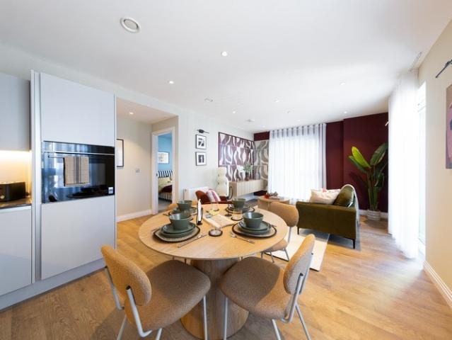 Flat for sale in Oval, Greater London