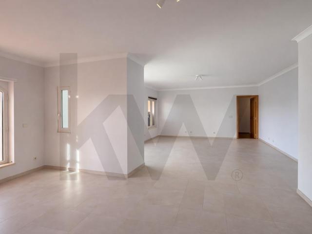 Apartamento alugar em Bairro do Rosário, Cascais