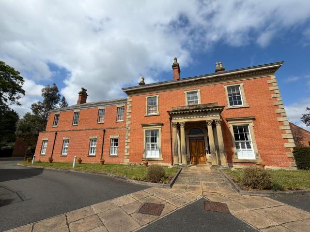 Apartment for rent in Elmfield, Leicestershire