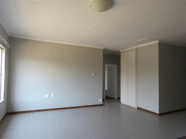 Apartment for rent in Kings Hill, Maluti-a-Phofung Local Municipality