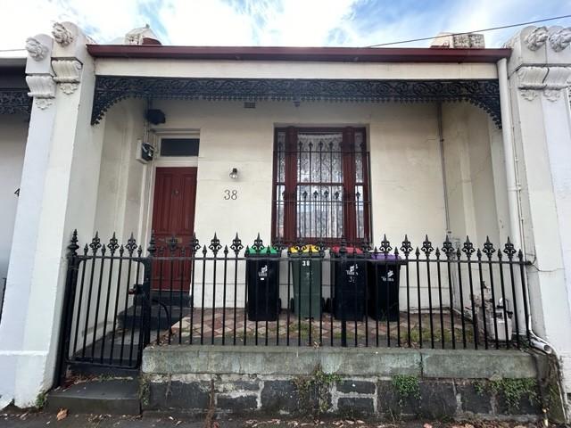 House for rent in Carlton North