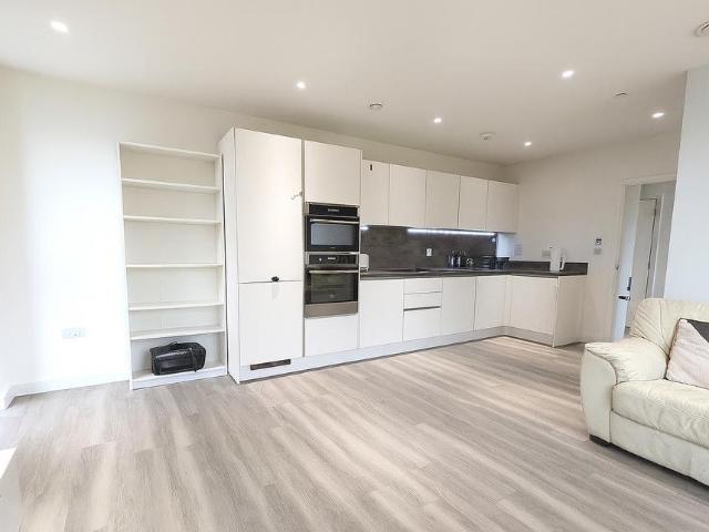 Apartment for rent in West Hendon, Greater London