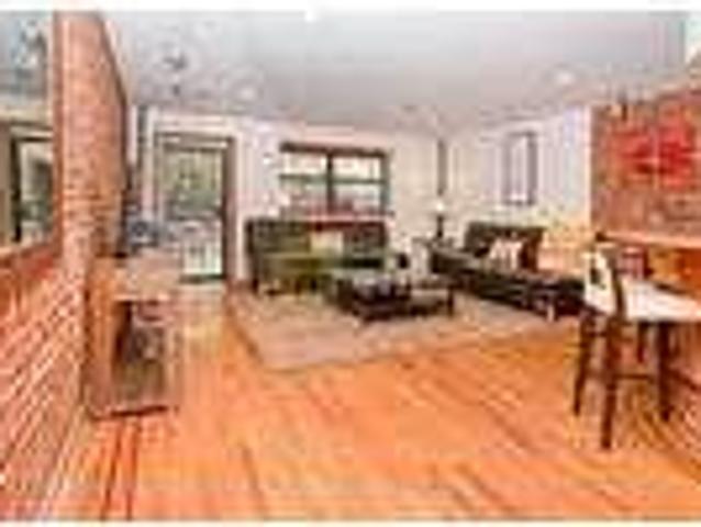 House for rent in The Bronx, Arverne